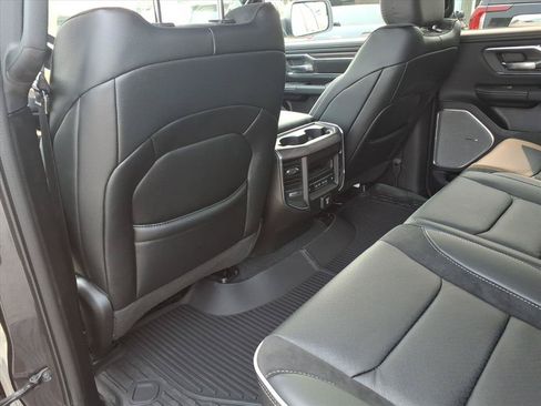 New 2026 RAM 1500 Laramie AWD/4WD image 15