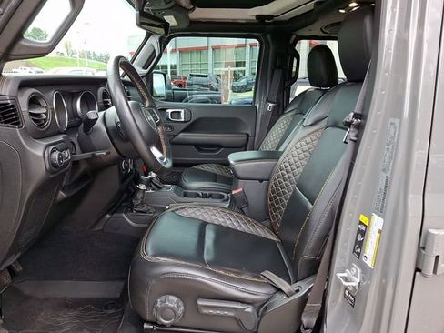 Used 2022 Jeep Gladiator Overland AWD/4WD image 14