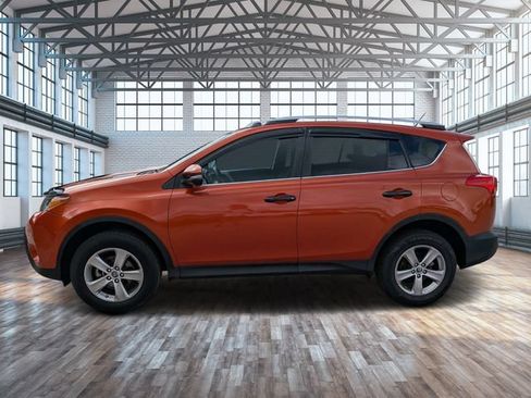 Used 2015 Toyota RAV4 XLE FWD image 7
