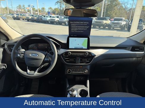 Used 2020 Ford Escape SE image 16