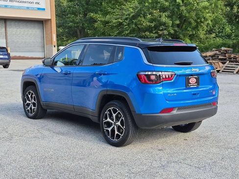 Used 2026 Jeep Compass Limited AWD/4WD image 8