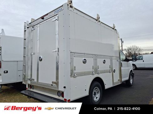 New 2025 Chevrolet Express 3500 w/ Power Convenience Package image 3