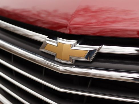 Used 2018 Chevrolet Equinox Premier image 37