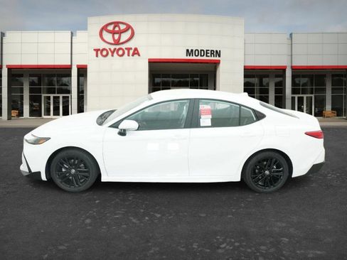 New 2026 Toyota Camry SE FWD image 3