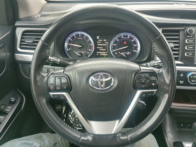 Used 2017 Toyota Highlander XLE AWD/4WD image 28