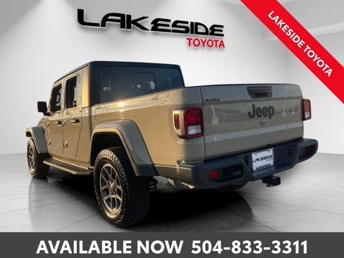 Used 2020 Jeep Gladiator Sport image 4