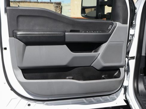 Used 2023 Ford F550 2WD Crew Cab Super Duty image 16