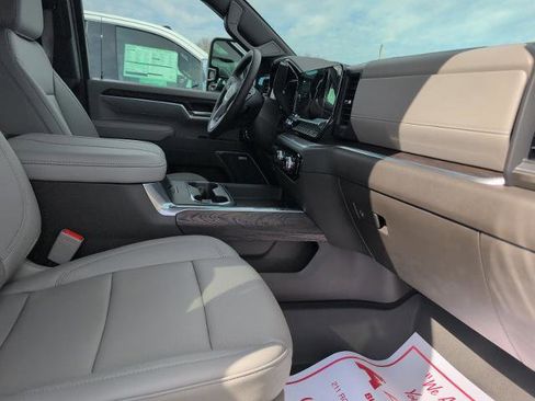 New 2025 GMC Sierra 2500 SLT w/ SLT Convenience Package image 12