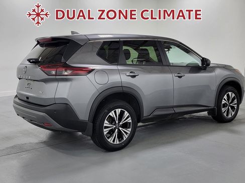 Used 2023 Nissan Rogue SV image 6