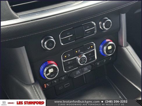 Used 2024 GMC Yukon SLT w/ SLT Premium Package image 32