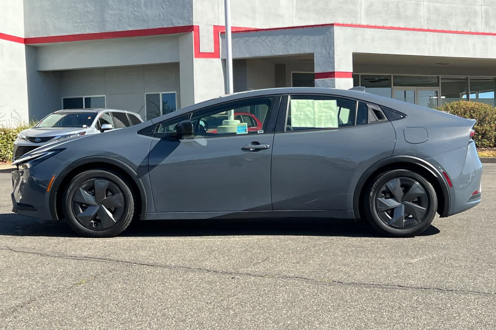 Certified 2023 Toyota Prius LE FWD image 9