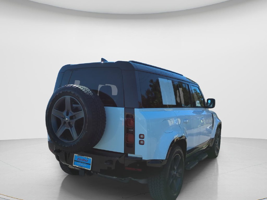 Used 2025 Land Rover Defender 110 X-Dynamic SE AWD/4WD image 5