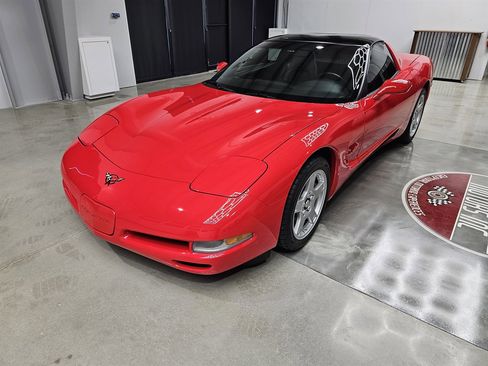 Used 1997 Chevrolet Corvette Coupe w/ Memory Pkg image 39