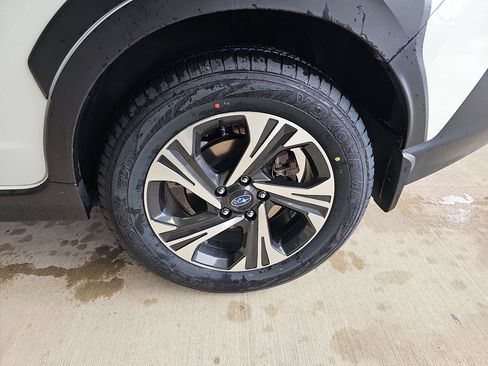 Certified 2024 Subaru Crosstrek 2.0i Premium AWD/4WD image 39