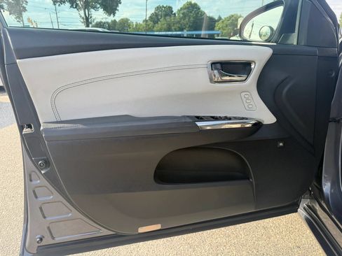 Used 2015 Toyota Avalon Limited FWD image 12