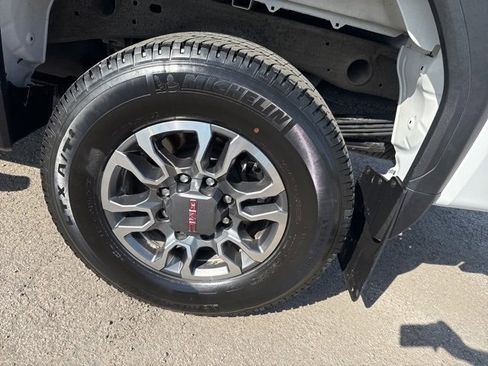 Used 2024 GMC Sierra 2500 SLE image 22