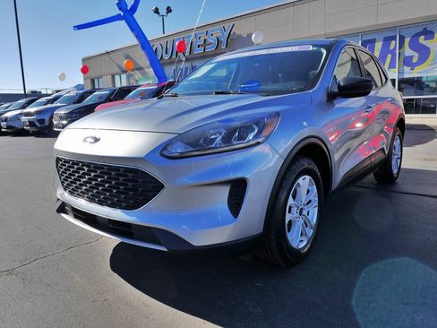 Used 2022 Ford Escape SE w/ Cold Weather Package image 3