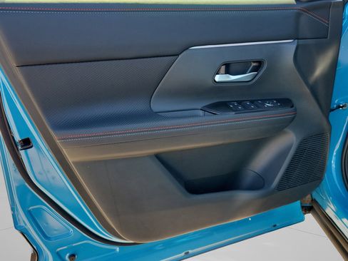 New 2026 Nissan Kicks SR image 19