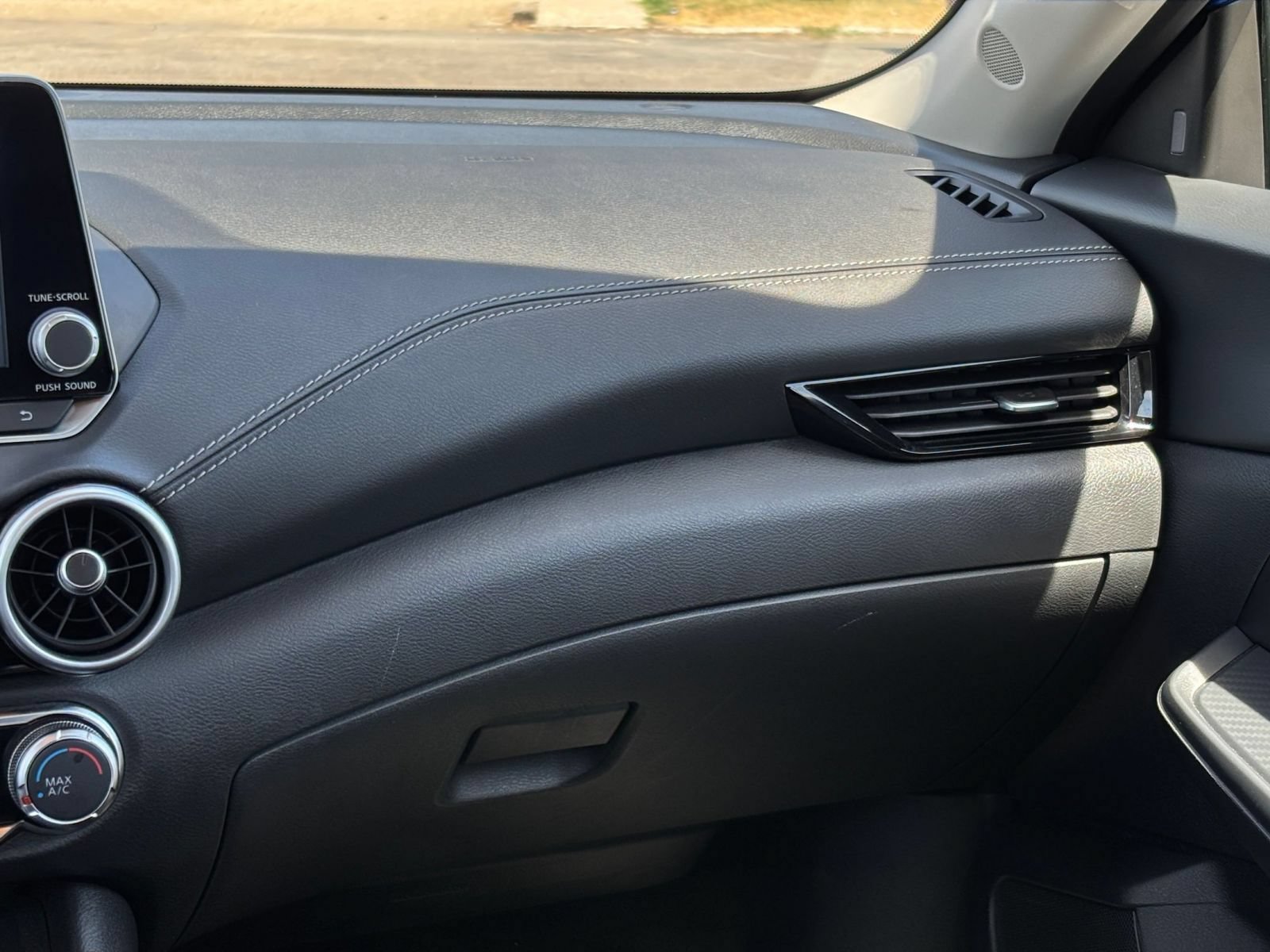 Used 2025 Nissan Sentra SV FWD image 33