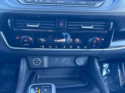 Used 2023 Nissan Rogue SL image 45