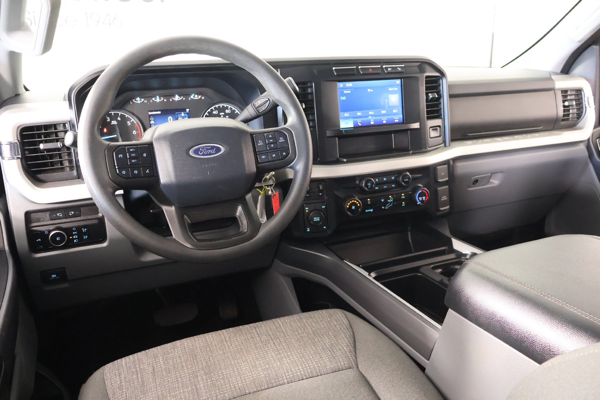 Used 2024 Ford F250 XLT w/ FX4 Off-Road Package AWD/4WD image 2