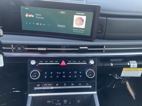 Used 2024 Hyundai Santa Fe Limited image 24