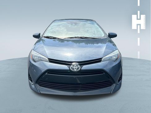 Used 2018 Toyota Corolla LE FWD image 2