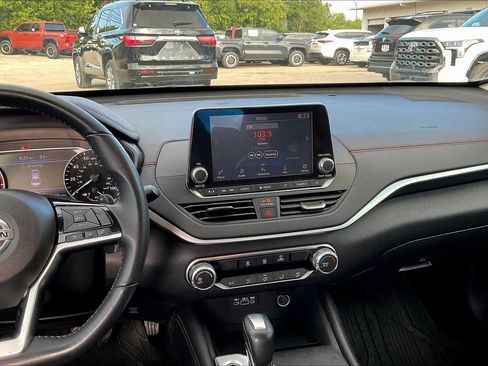 Used 2020 Nissan Altima 2.5 SR FWD image 7
