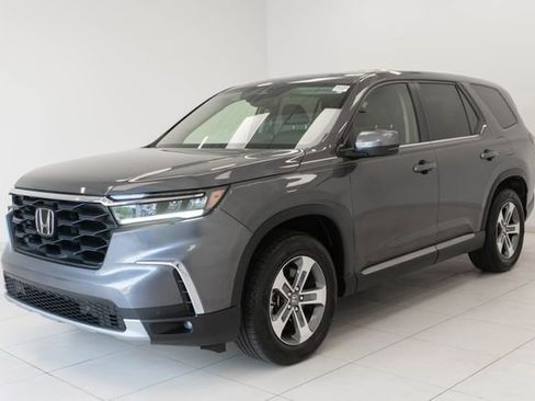 Used 2025 Honda Pilot EX-L image 6