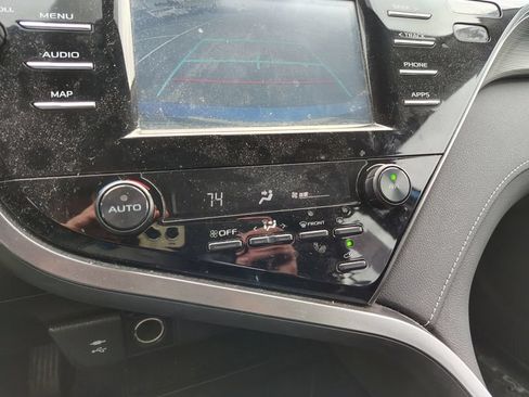 Used 2019 Toyota Camry SE FWD image 15