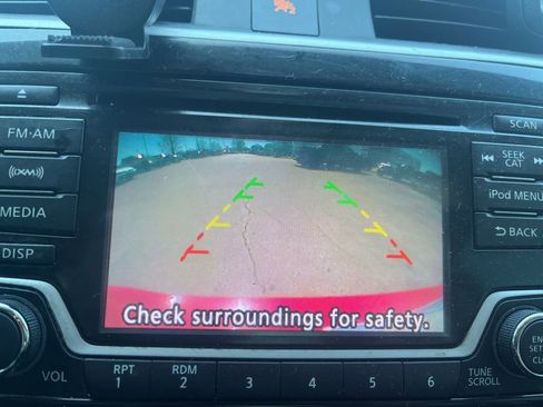 Used 2018 Nissan Sentra SV image 9