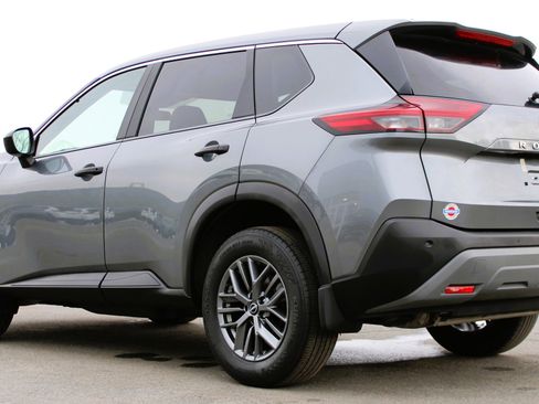Used 2023 Nissan Rogue S AWD/4WD image 4