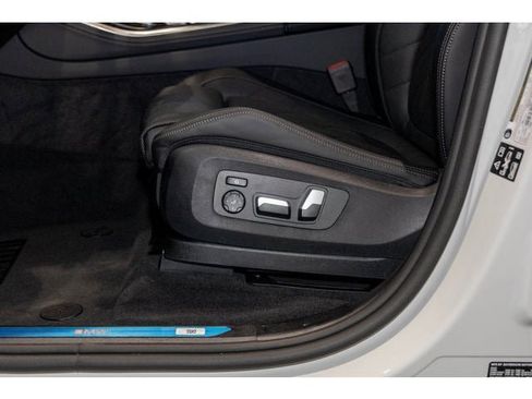 Used 2026 BMW X5 xDrive40i w/ Premium Package image 54