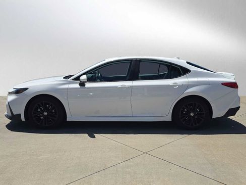 Certified 2025 Toyota Camry SE FWD image 6