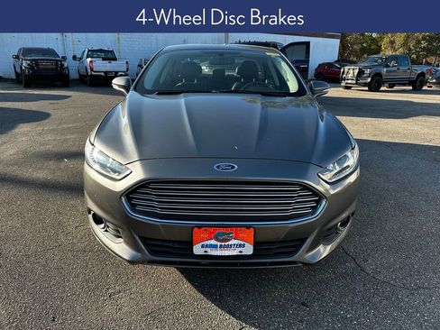 Used 2014 Ford Fusion SE w/ Equipment Group 202A image 10