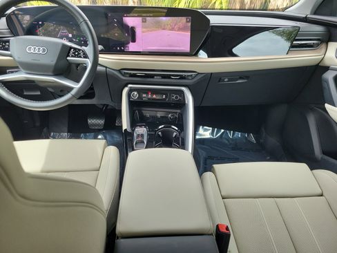 Used 2025 Audi Q5 Premium Plus w/ Premium Plus AWD/4WD image 14