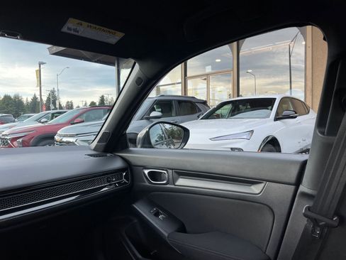 Used 2025 Honda Civic Sport image 36