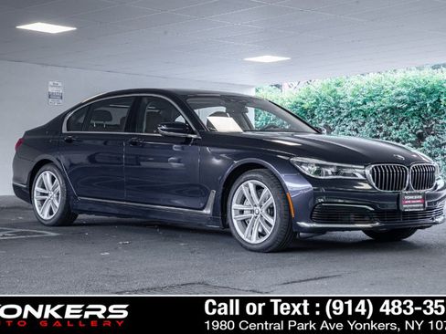 Used 2019 BMW 750i xDrive w/ Executive Package AWD/4WD image 7
