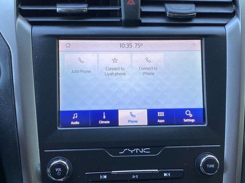 Used 2020 Ford Fusion SE FWD image 26