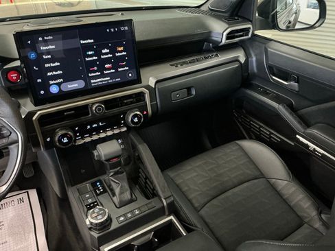 Used 2025 Toyota Tacoma TRD Off-Road w/ TRD Off Road Premium Package image 22