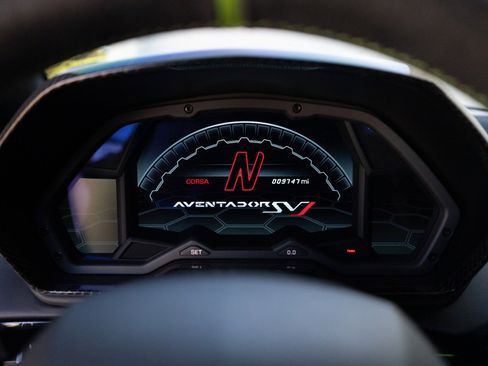 Used 2019 Lamborghini Aventador SVJ image 12