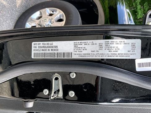 Certified 2025 RAM 2500 Big Horn AWD/4WD image 31