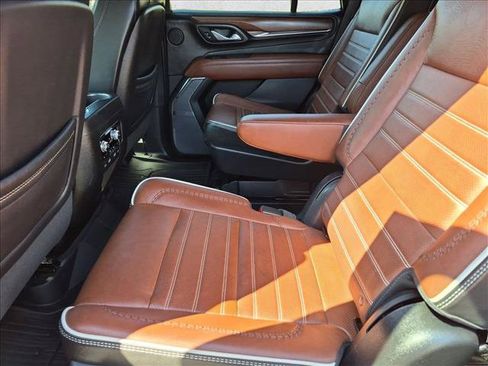 Used 2023 GMC Yukon Denali Ultimate AWD/4WD image 19