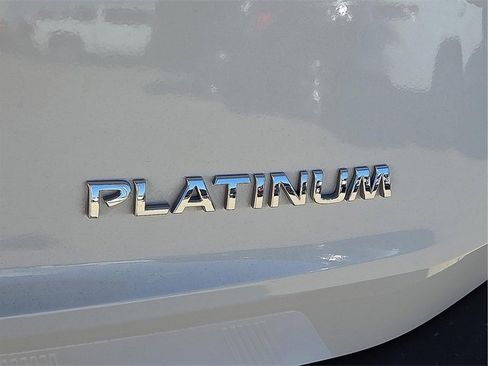 Used 2023 Nissan Rogue Platinum image 10