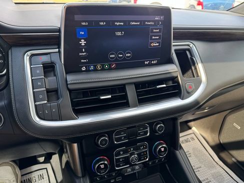 Used 2021 Chevrolet Suburban Premier w/ Premium Package AWD/4WD image 18