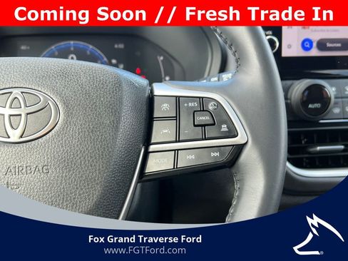 Used 2025 Toyota Grand Highlander AWD image 19