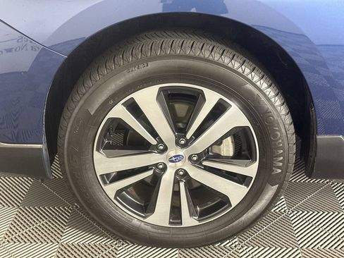 Used 2019 Subaru Outback 2.5i Limited AWD/4WD image 11
