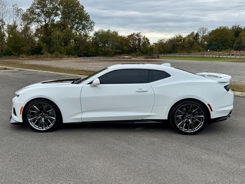Used 2022 Chevrolet Camaro ZL1 image 8