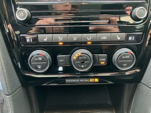 Used 2022 Volkswagen Passat 2.0T SE image 17