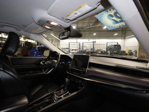 Used 2022 Jeep Compass Trailhawk w/ Trailhawk Elite Group image 29